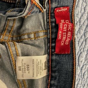 Levi’s 6M relaxes boot cut